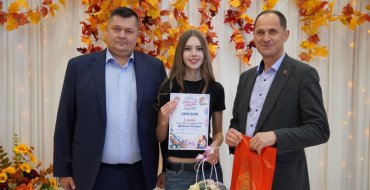 Конкурс детского рисунка «Святое слова «мама». Любімая матуля ў маіх вачах»