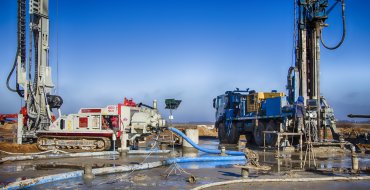 ДОСРОЧНО ЗАКОНЧЕНО БУРЕНИЕ ЗАМОРАЖИВАЮЩИХ СКВАЖИН НА КЛЕТЬЕВОМ СТВОЛЕ ДАРАСИНСКОГО РУДНИКА