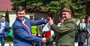 ОАО «ТРЕСТ ШАХТОСПЕЦСТРОЙ» ПОДАРИЛ ВОЕННОМУ КОМИССАРИАТУ АВТОМОБИЛЬ